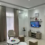 Ks Cozy In Center Apartment *